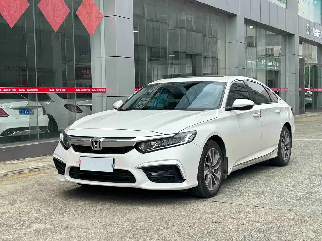 Honda Inspire 2021 — фото 1