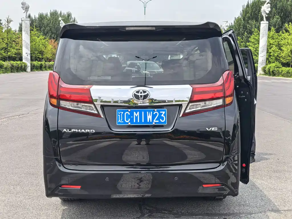 Toyota Alphard 2015 — фото 10