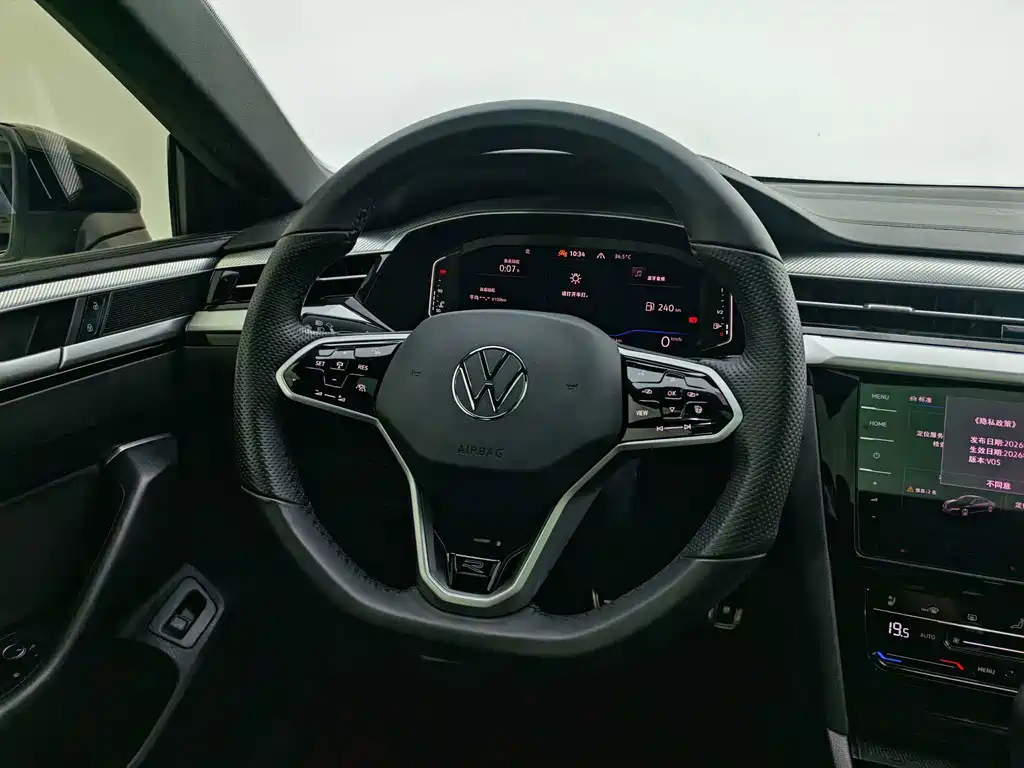 Volkswagen CC 2025 — фото 15