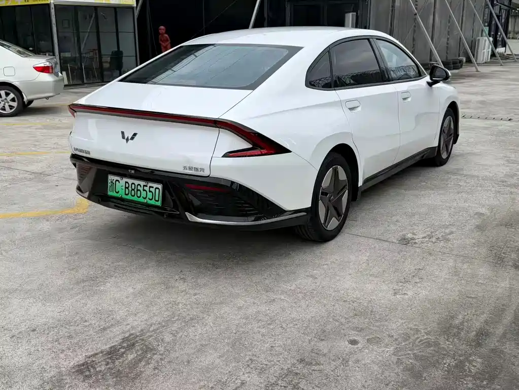 Wuling Starlight 2024