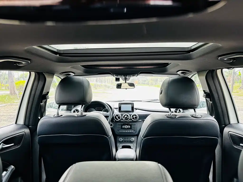 Mercedes-Benz B-Class 2012 — фото 16