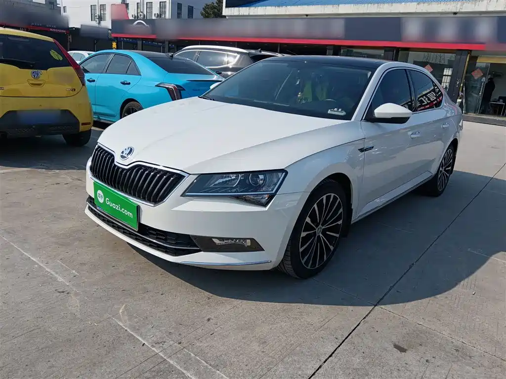 Skoda Superb 2019 — фото 2