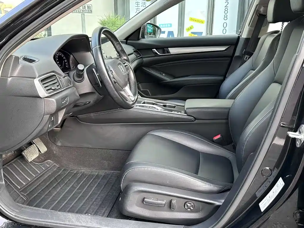 Honda Accord 2020 — фото 10
