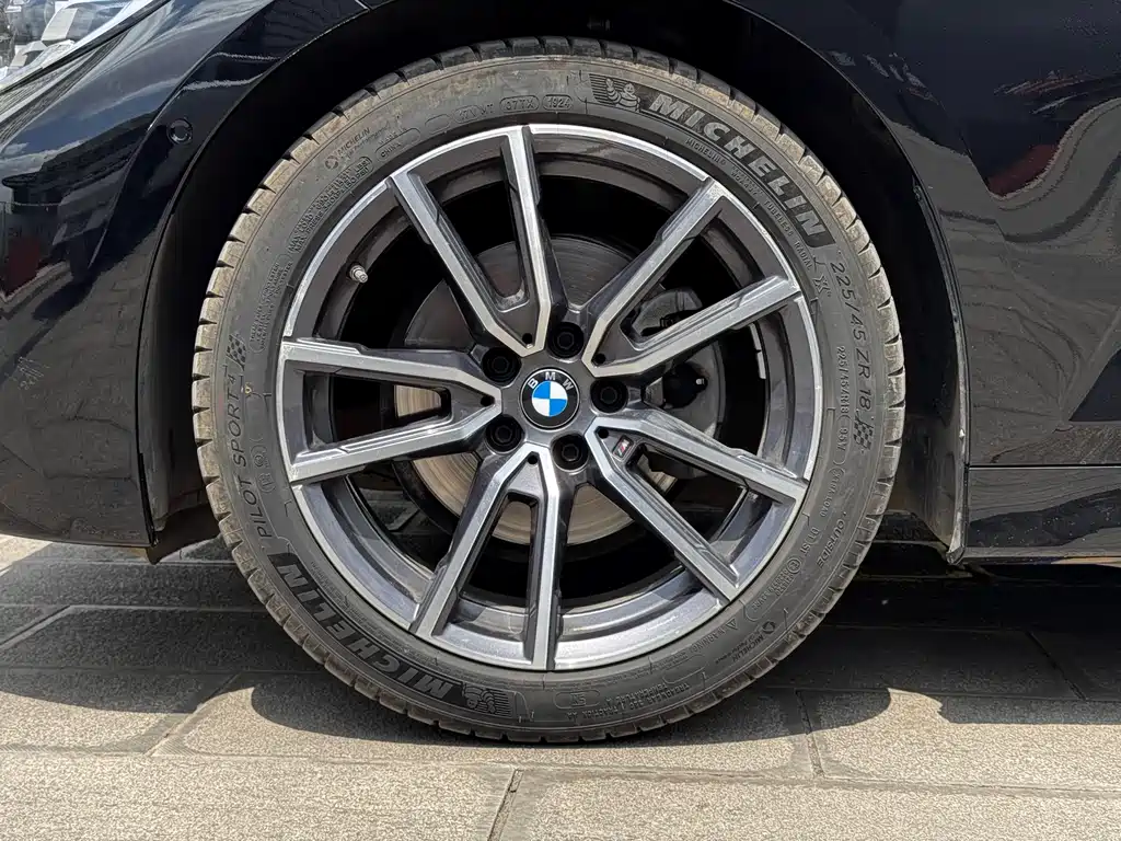 BMW 3 Series 2021 — фото 19
