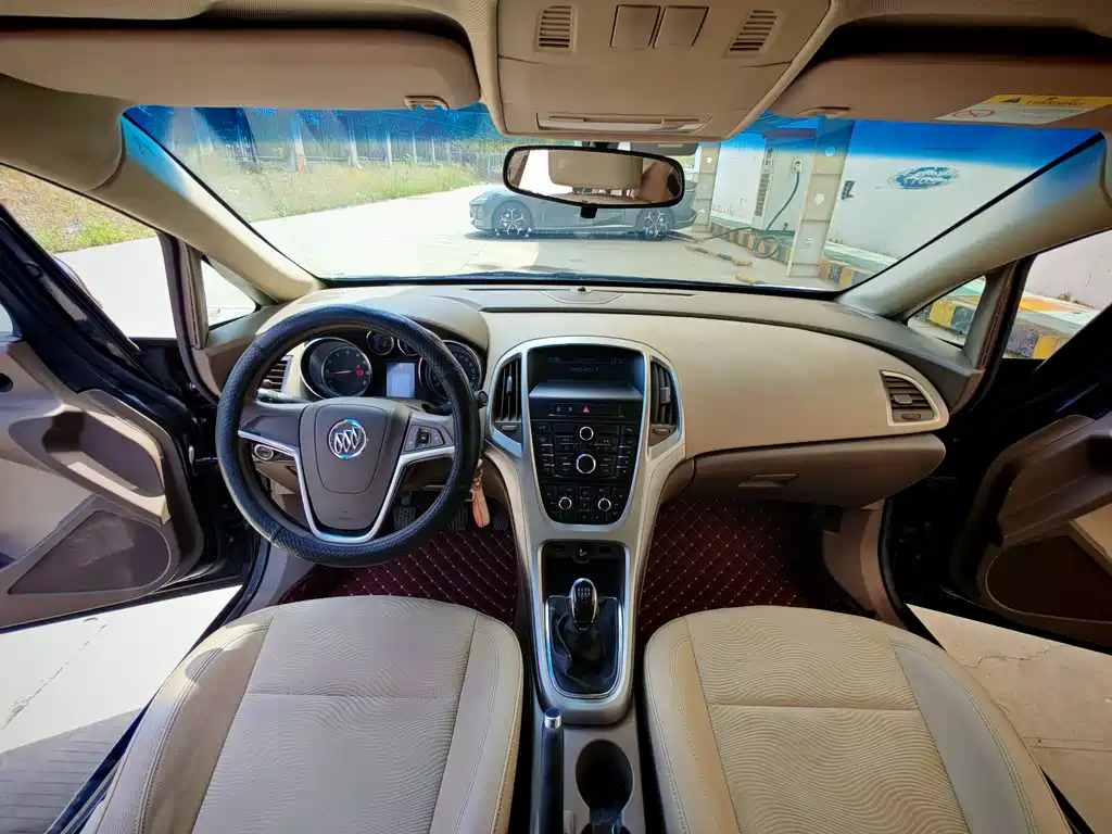 Buick Excelle 2014 — фото 11