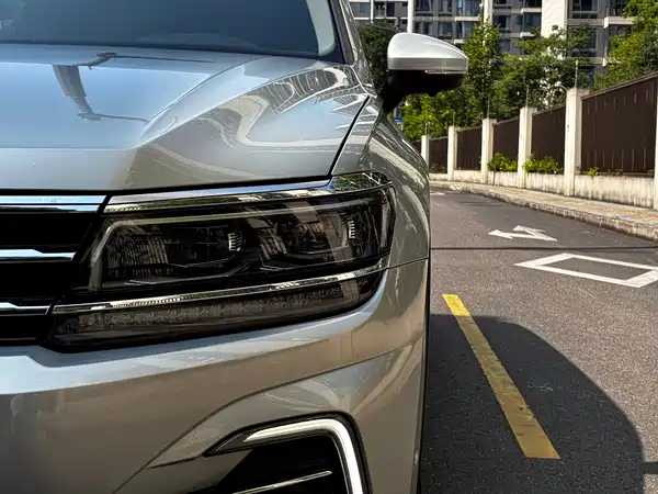Volkswagen Tiguan L Plug-In Hybrid 2020