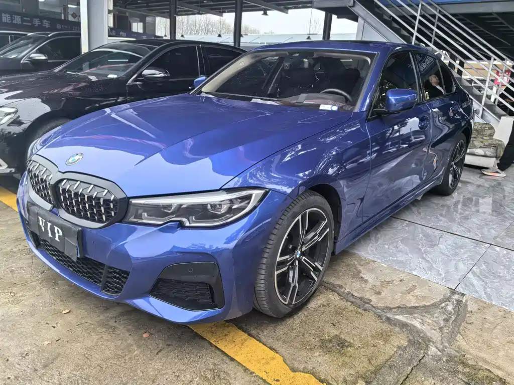 BMW 3 Series 2022 — фото 1