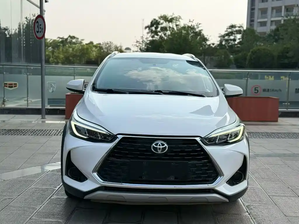Toyota Yaris L 2020 — фото 2