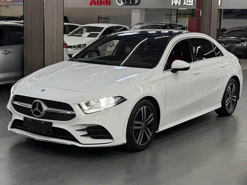 Mercedes-Benz A-Class 2019 — фото 2