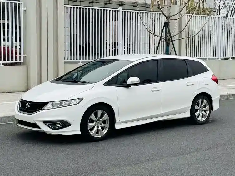 Honda Jade 2015 — фото 1