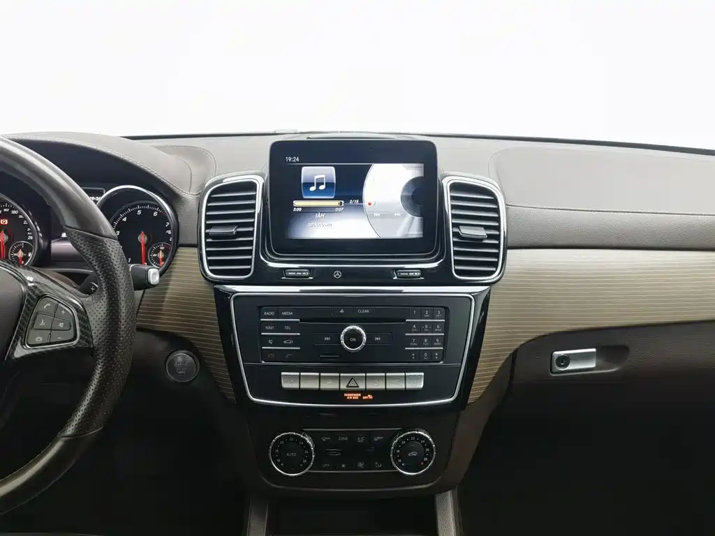Mercedes-Benz GLE 2019 — фото 12