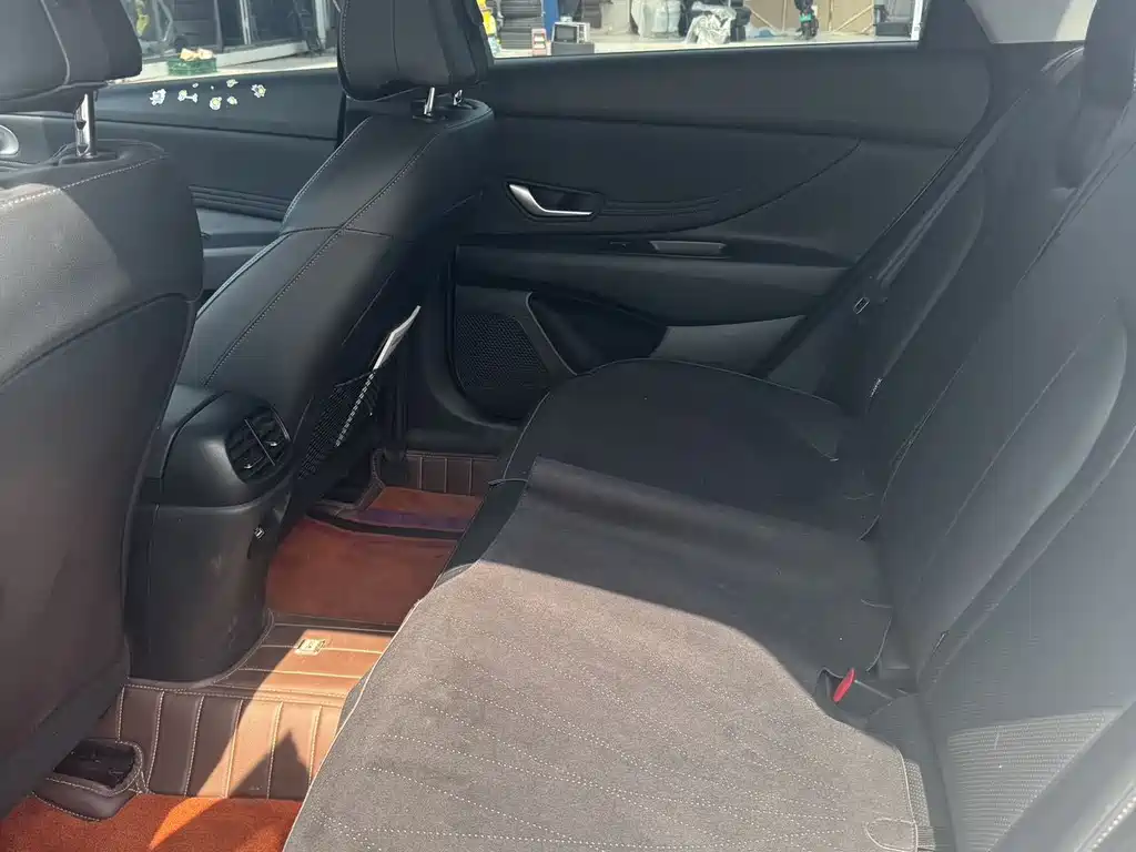 Hyundai Elantra 2023