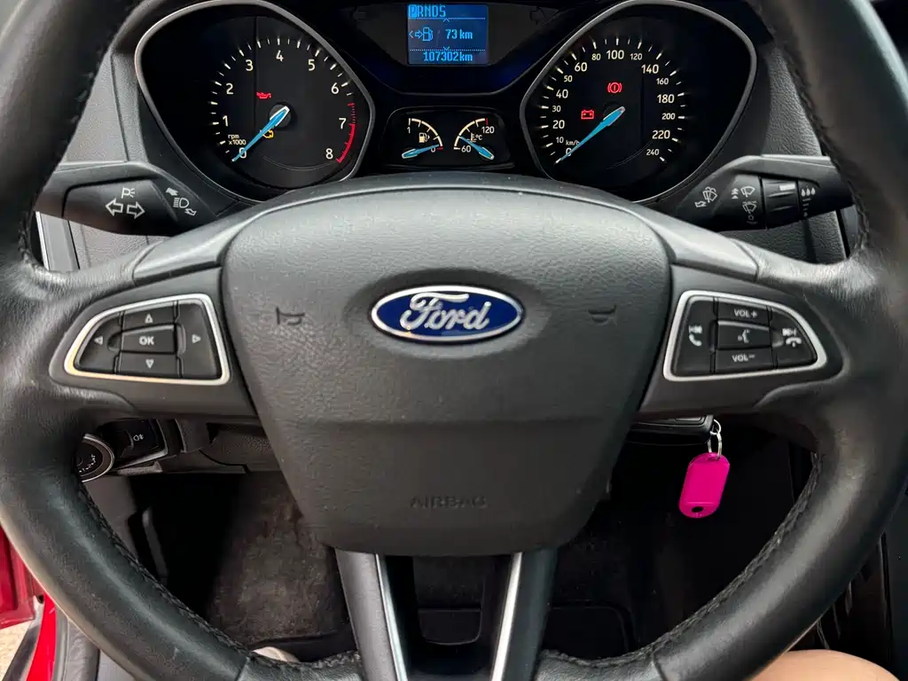 Ford Focus 2015 — фото 17