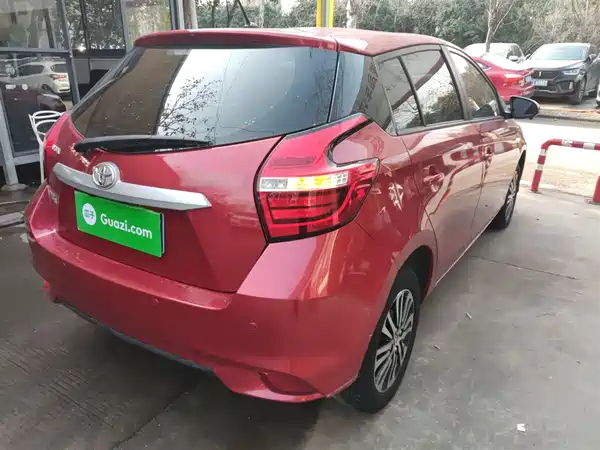 Toyota Yaris L 2021
