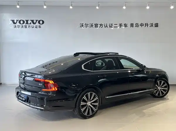 Volvo S90 2025