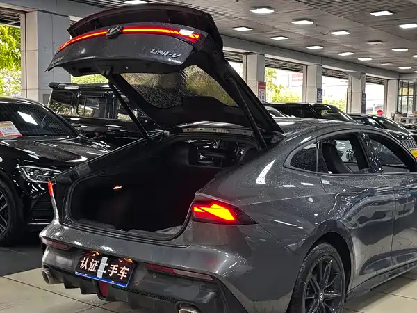 Changan UNI-V 2024