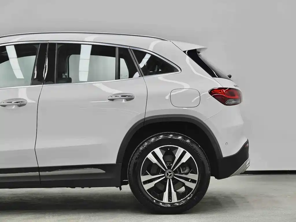 Mercedes-Benz GLA 2023 — фото 33
