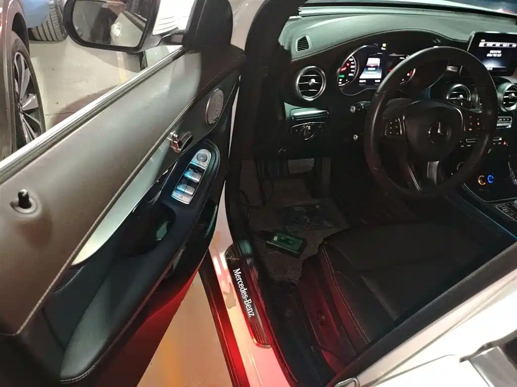 Mercedes-Benz GLC 2017 — фото 13