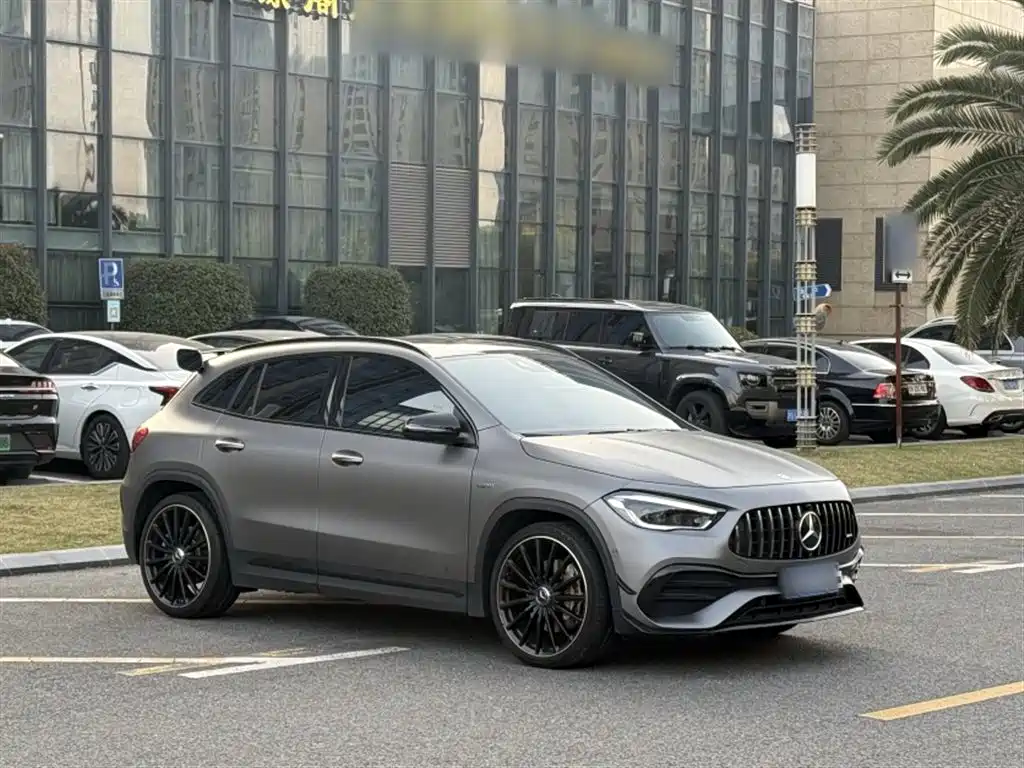 Mercedes-Benz GLA AMG 2023 — фото 24