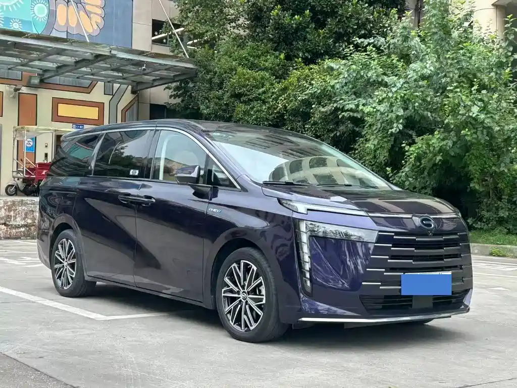 GAC Trumpchi E8 PHEV 2023 — фото 3