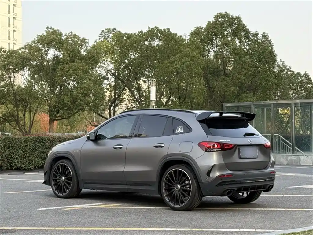 Mercedes-Benz GLA AMG 2023 — фото 23