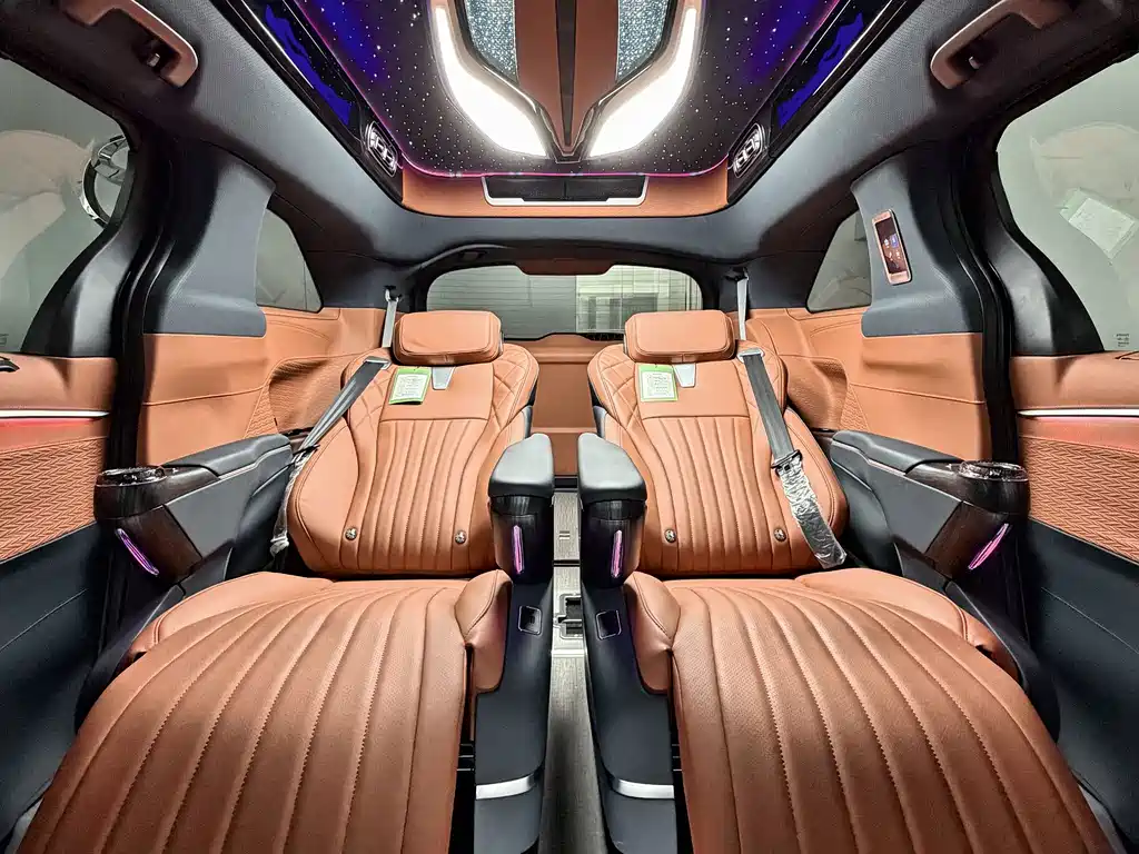 Toyota Granvia — фото 20