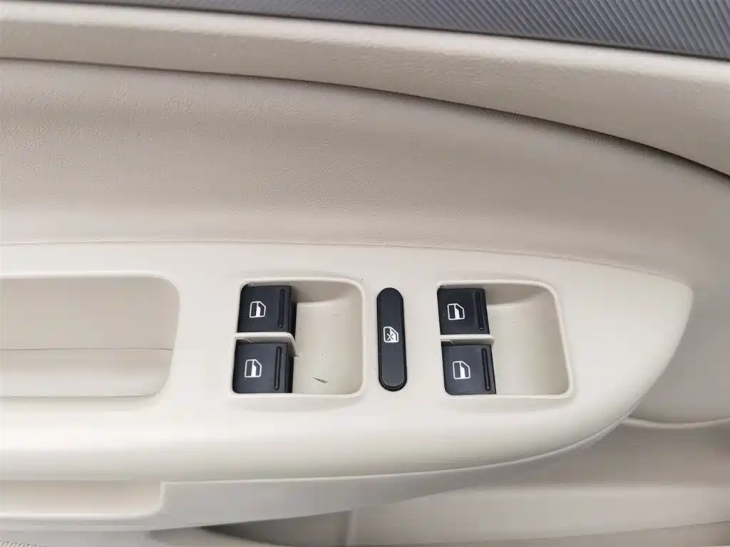 Skoda Octavia 2015 — фото 9