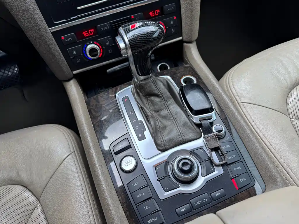 Audi Q7 2013 — фото 18
