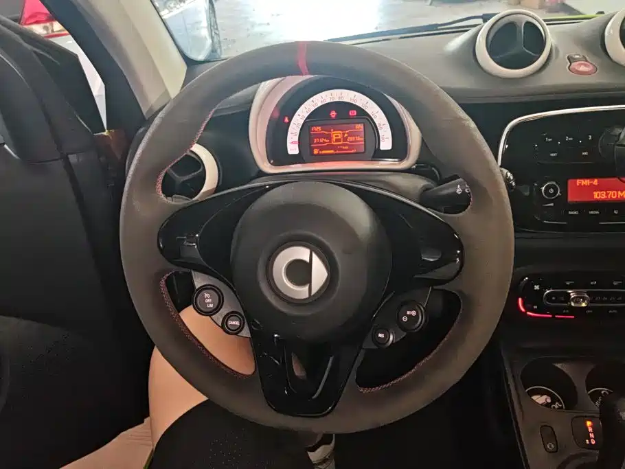 smart fortwo 2017 — фото 15