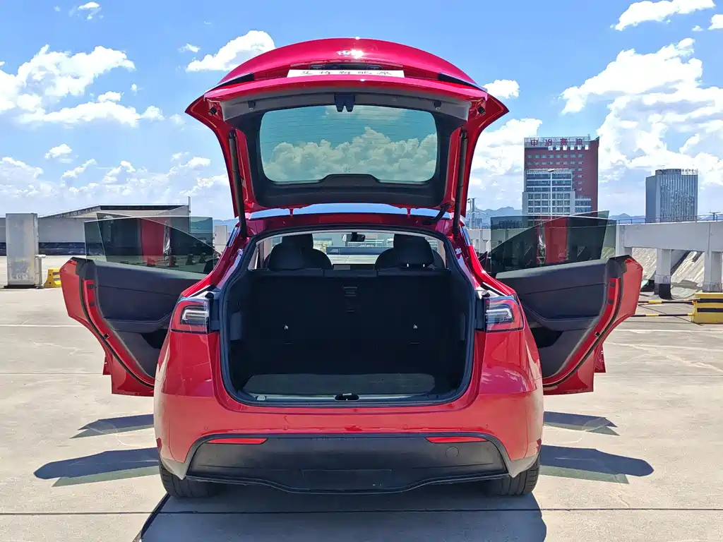 Tesla Model Y 2022 — фото 12
