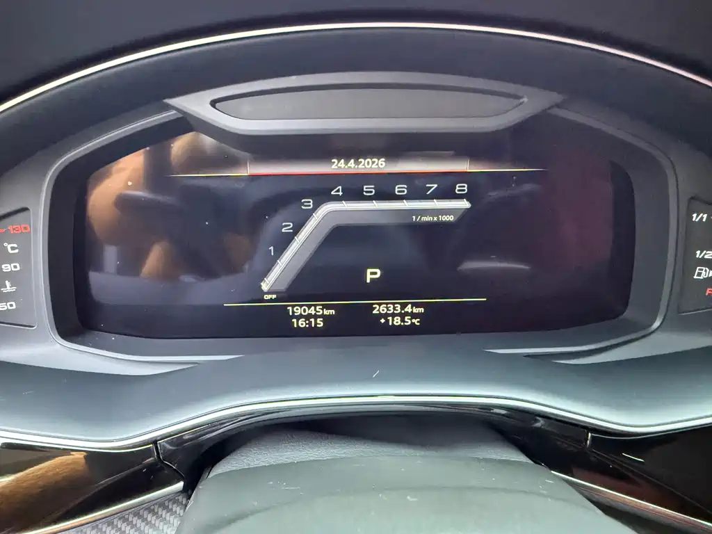 Audi SQ7 2025 — фото 7