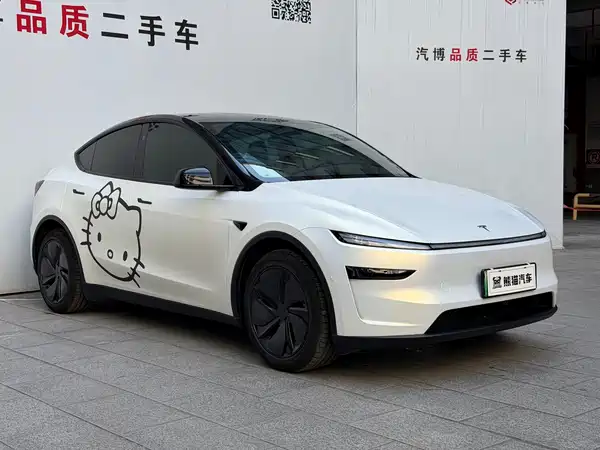 Tesla Model Y 2025