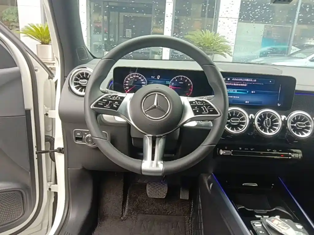 Mercedes-Benz GLB 2023 — фото 11