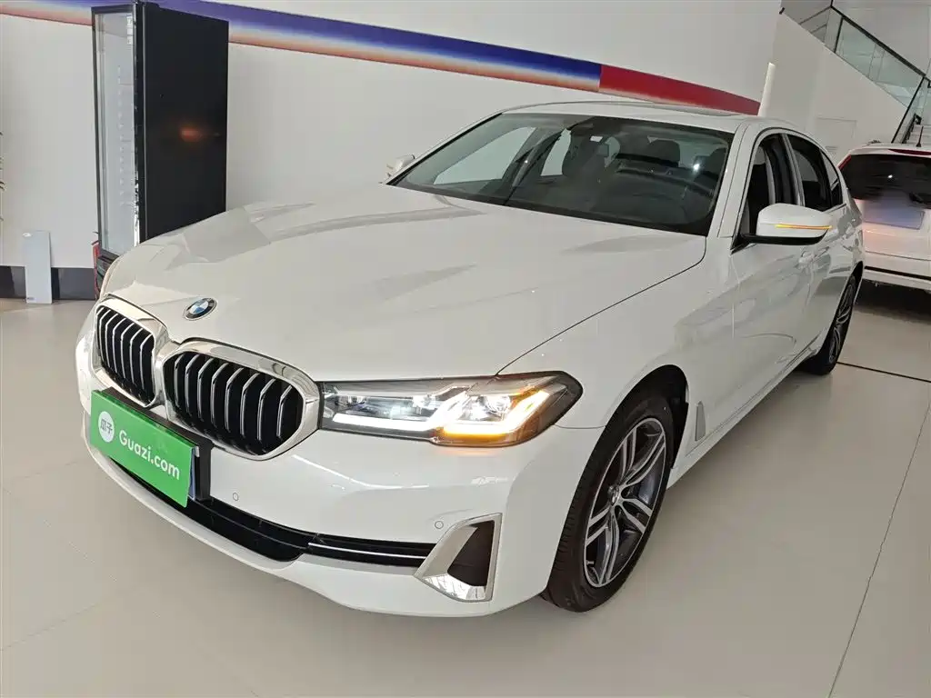 BMW 5 Series 2023 — фото 1