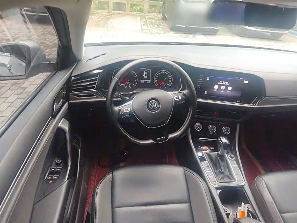 Volkswagen Sagitar 2020