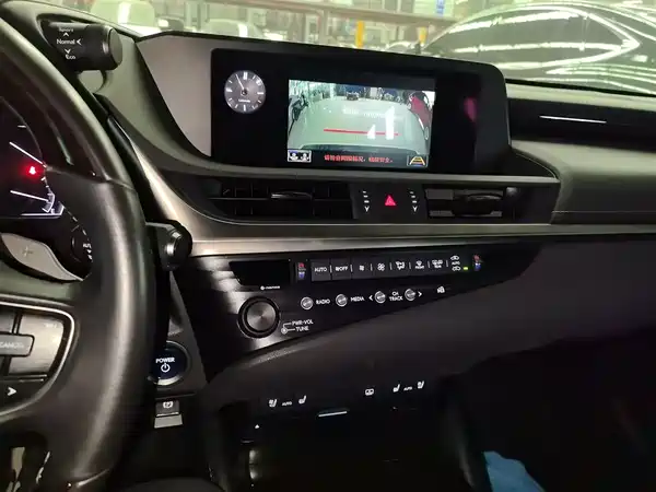 Lexus ES 2018