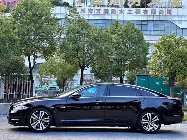 Jaguar XJ 2013