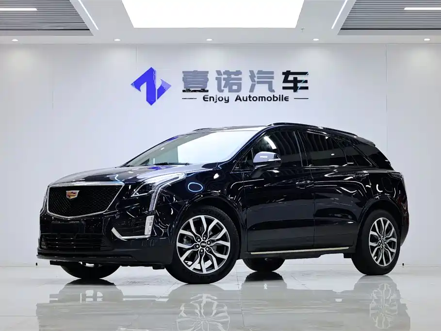 Cadillac XT5 2021 — фото 1