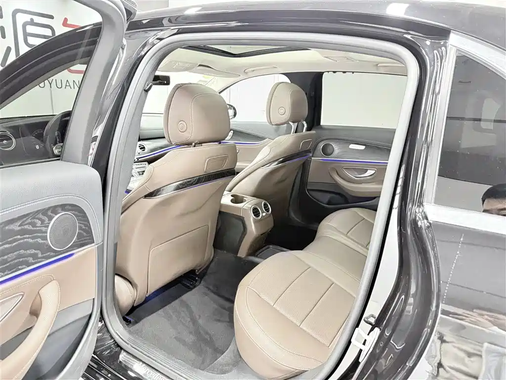 Mercedes-Benz E-Class 2019 — фото 10