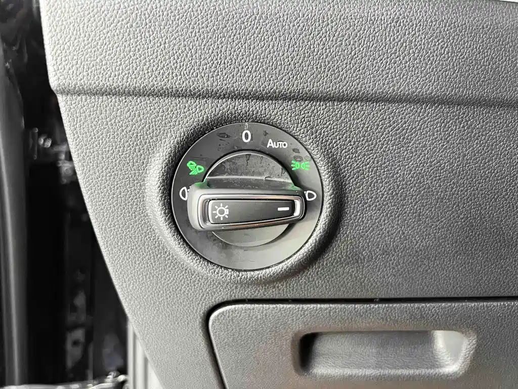 Volkswagen Tiguan L 2023 — фото 9