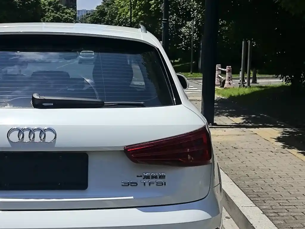 Audi Q3 2017 — фото 10