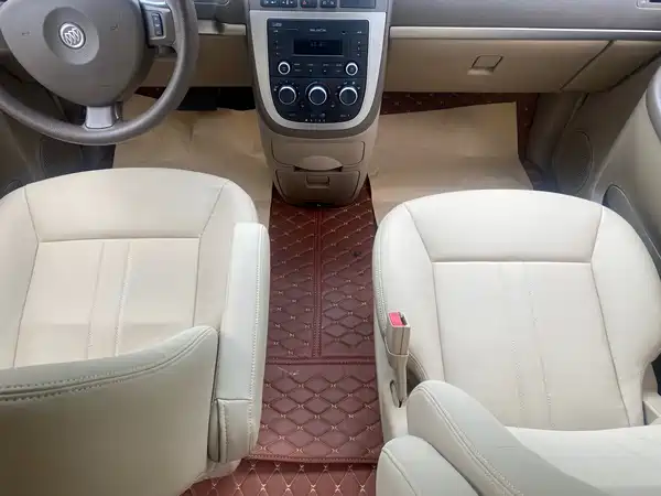 Buick GL8 2013