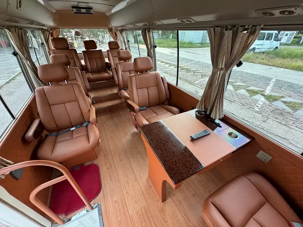 Toyota Coaster 2015 — фото 7