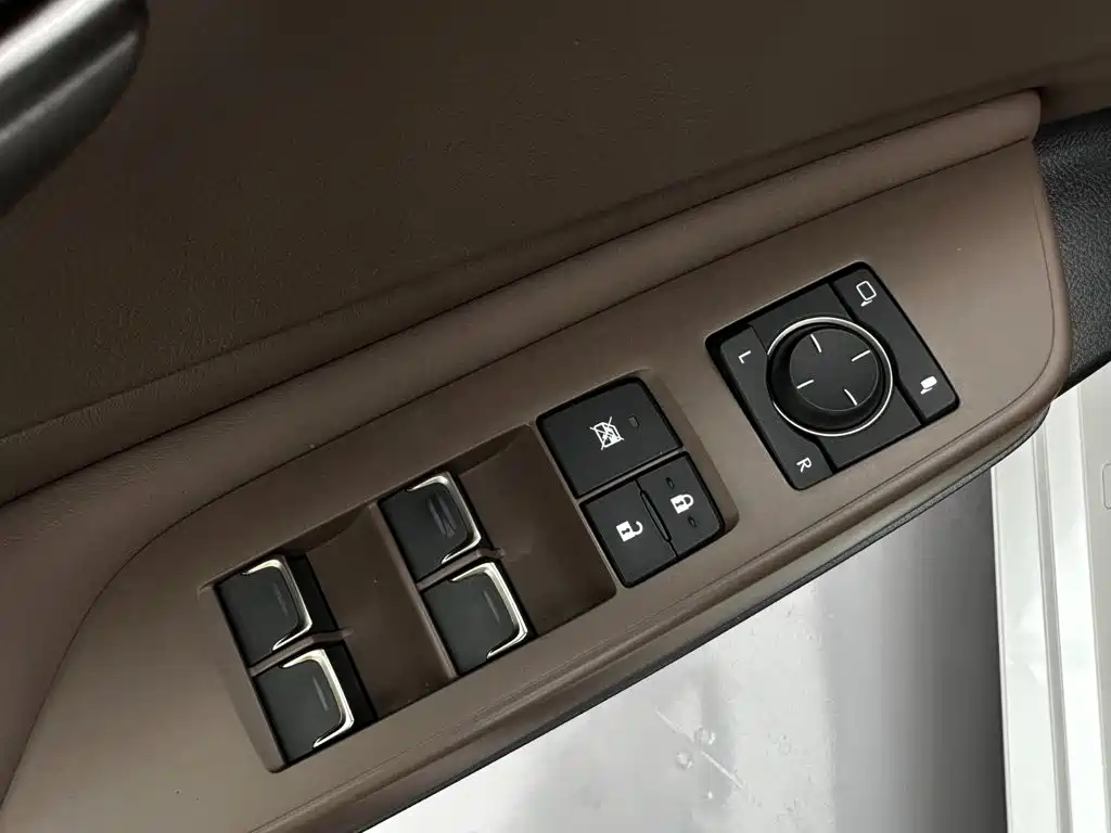 Lexus ES 2025 — фото 25