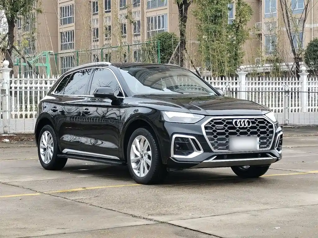 Audi Q5L 2022 — фото 12