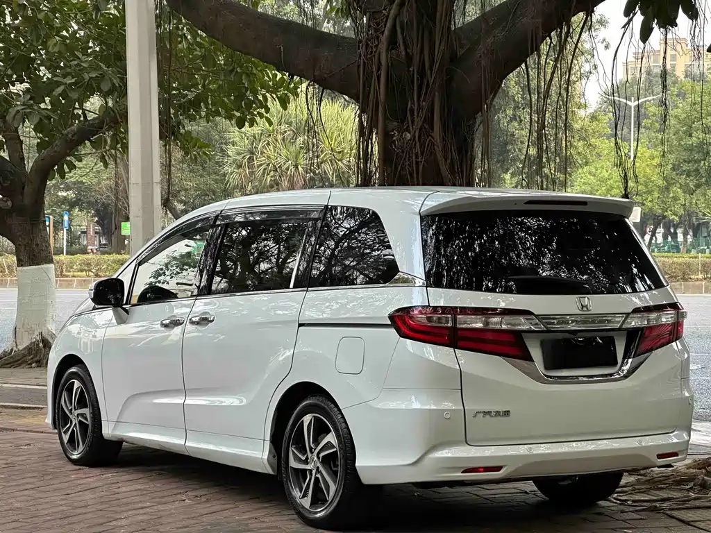 Honda Odyssey 2015 — фото 4