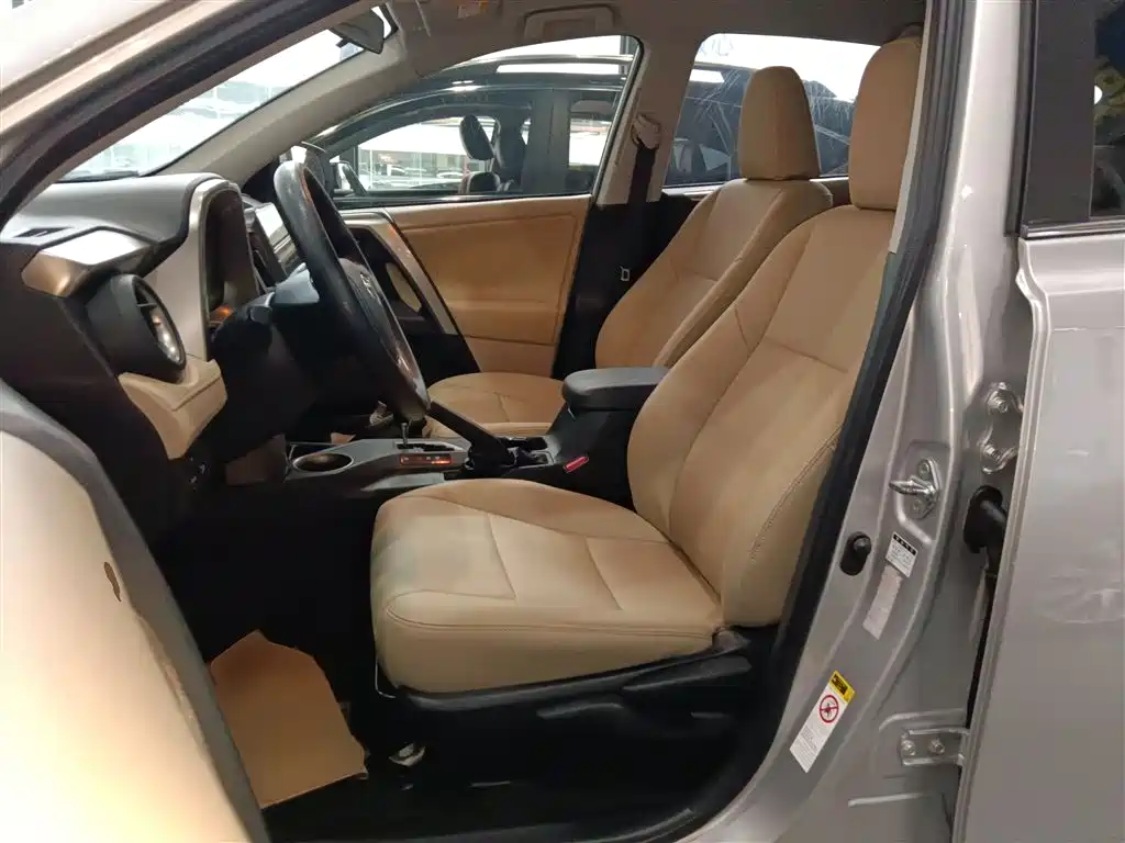 Toyota RAV4 2014 — фото 11