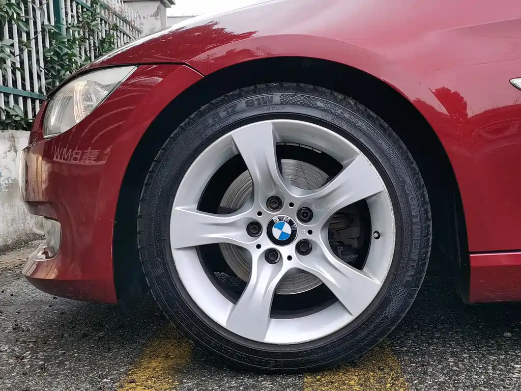 BMW 3 Series 2011 — фото 10