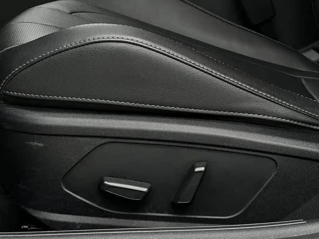 Hyundai Elantra 2023 — фото 18