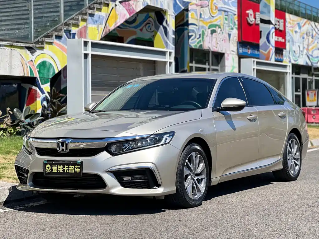 Honda Inspire 2019 — фото 1